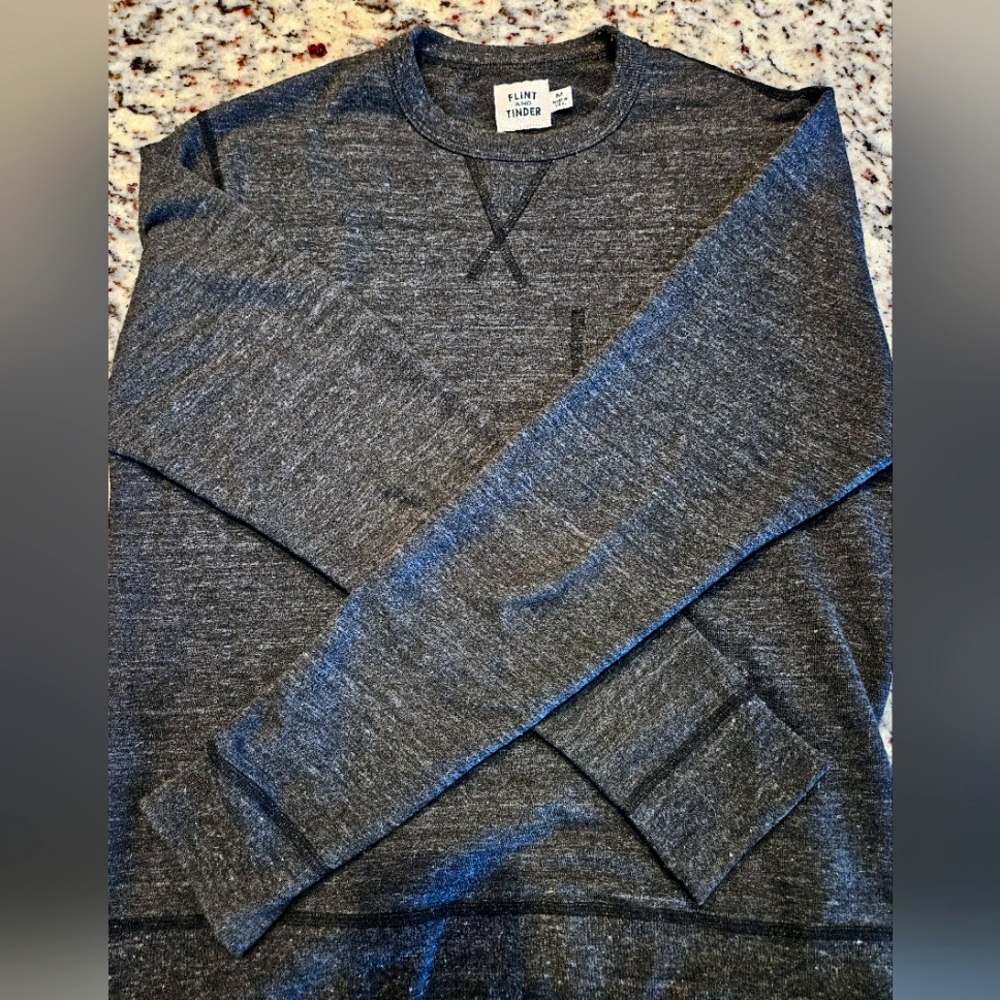 FLINT AND TINDER grey marbled knit crew  neck pullover sweater